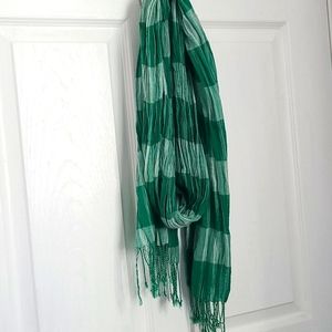Green plaid AERIE scarf